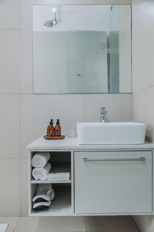 The Edge Boutique Bed And Breakfast Гонуби Экстерьер фото
